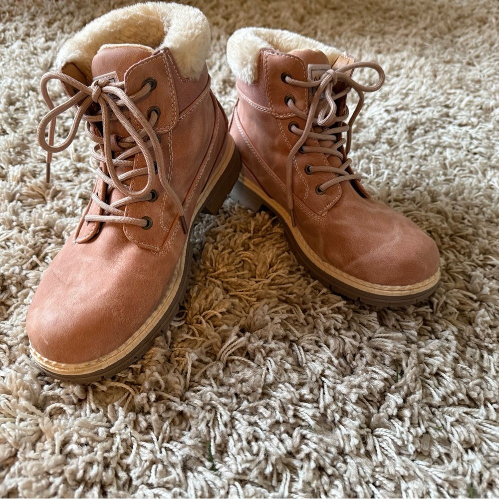 Women's Hiking Lace-Up Boots